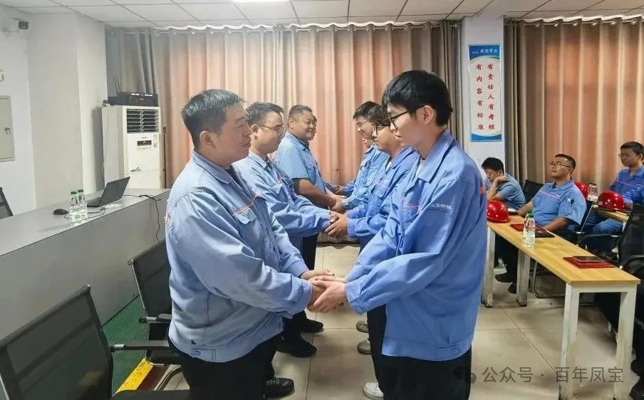 师徒结对 淬火成钢——安博在线-安博(中国)管业举行第三届“薪火相传、携手共进”拜师仪式